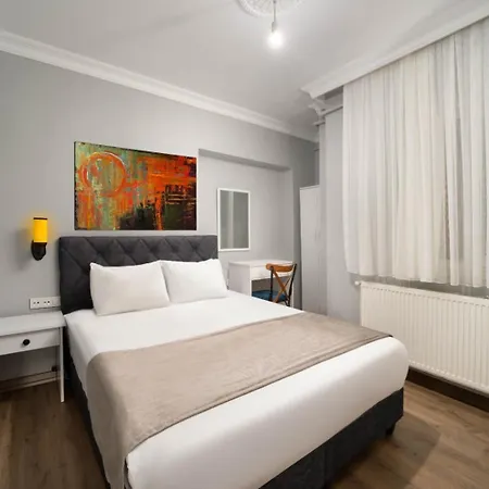 Grand Dream Hotel 3*
